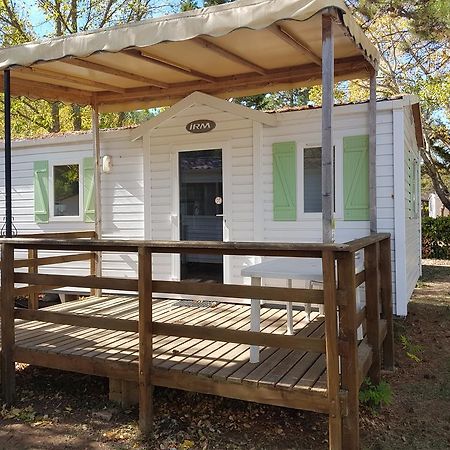 Camping La Vidaresse Hotel Sainte-Anastasie-sur-Issole Exterior photo