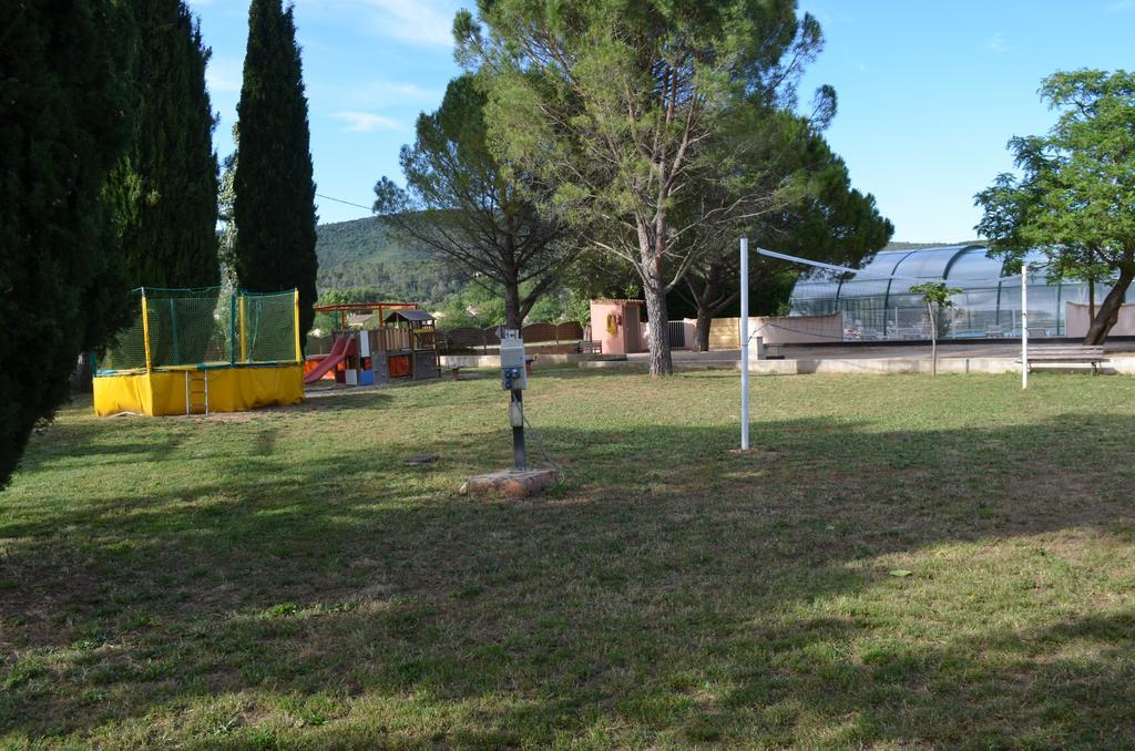 Camping La Vidaresse Hotel Sainte-Anastasie-sur-Issole Exterior photo