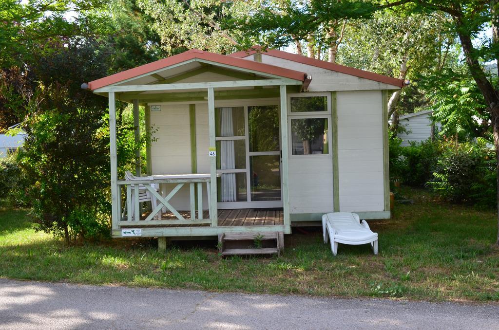 Camping La Vidaresse Hotel Sainte-Anastasie-sur-Issole Exterior photo