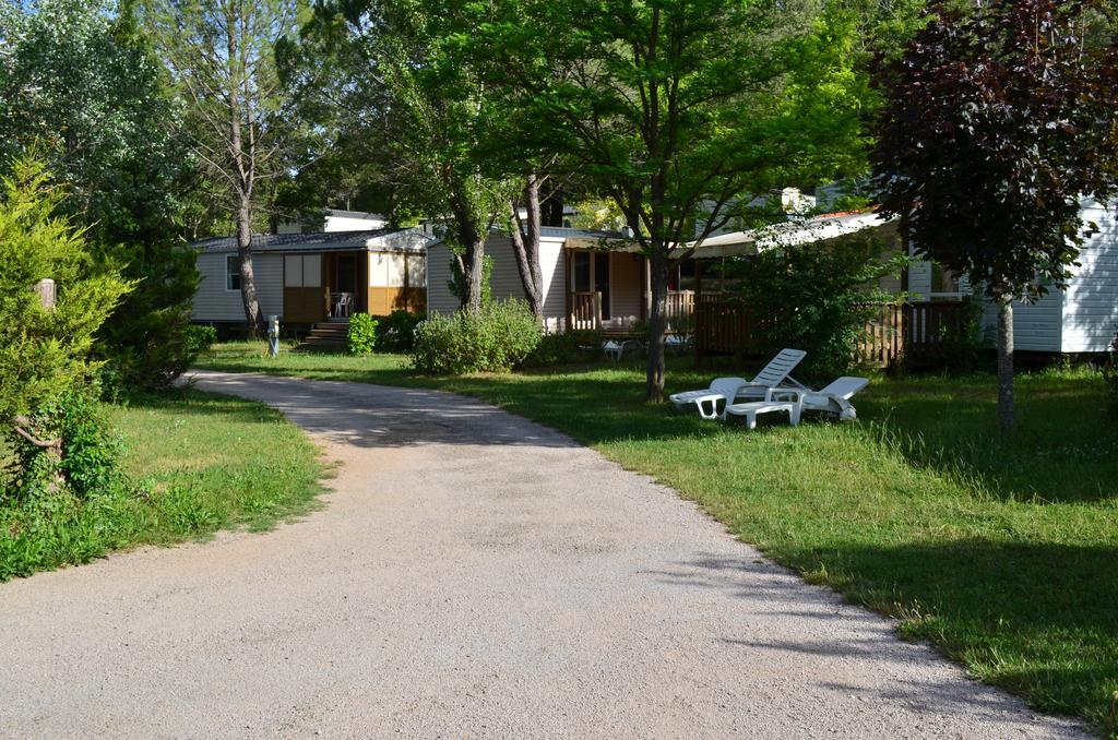 Camping La Vidaresse Hotel Sainte-Anastasie-sur-Issole Exterior photo