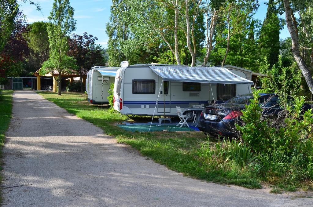 Camping La Vidaresse Hotel Sainte-Anastasie-sur-Issole Exterior photo