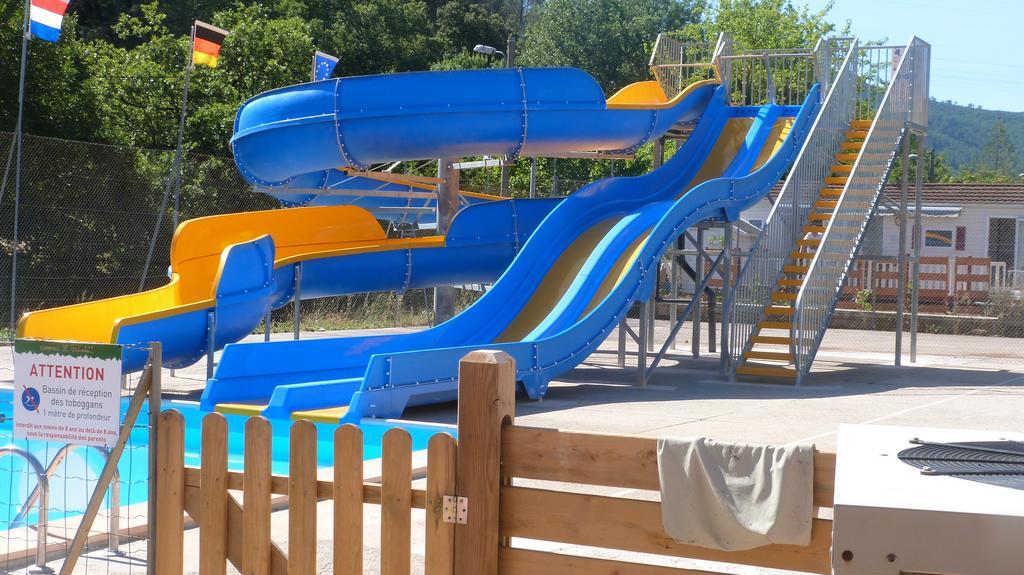 Camping La Vidaresse Hotel Sainte-Anastasie-sur-Issole Exterior photo